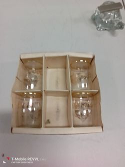 Set of 4 Gold-Rimmed Decorative Glass Cups