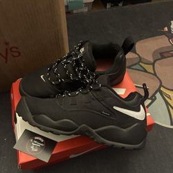 Nike Sb Darwin Supreme Black Sz 10.5 