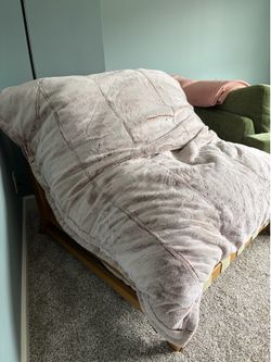 LOVESAC Pillow Sac Chair