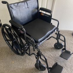 Everett & Jennings Traveler HD Bariatric Wheelchair