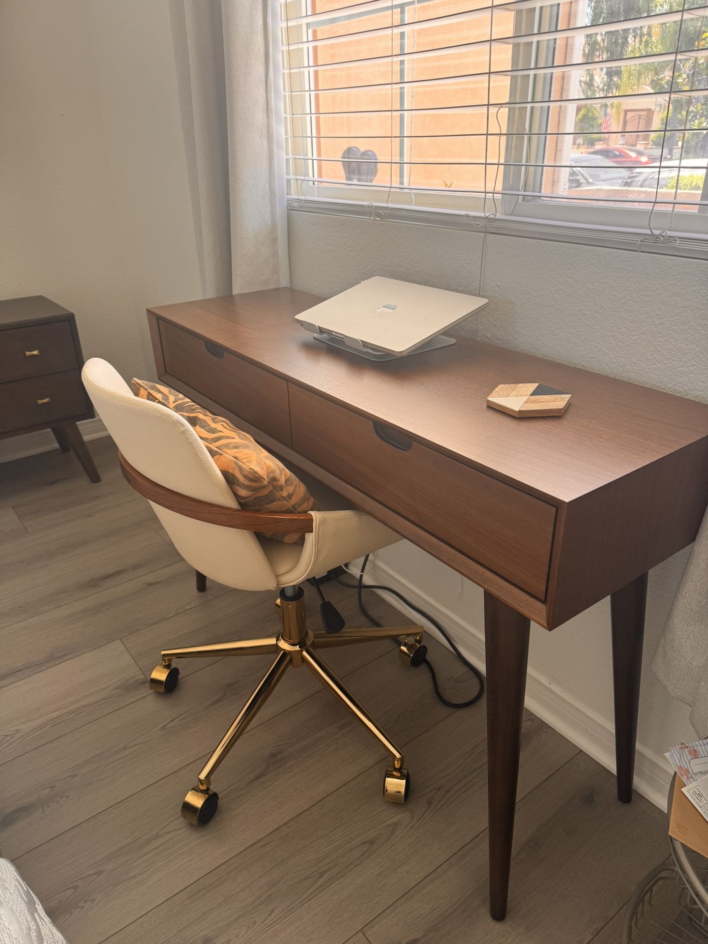 Console Table With Chair 