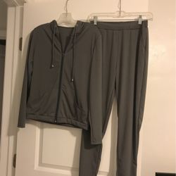 SweatSuit size Medium New for $20