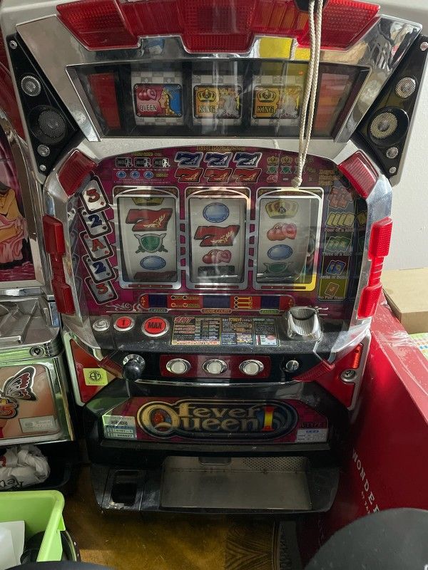 Fever Queen Slot Machine 