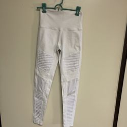 CA. ALO YOGA PANTS. PRELOVED. SMALL  