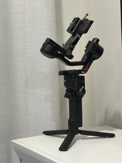 DJI RS4 3-AXIS STABILIZER EXCELLENT CONDITION