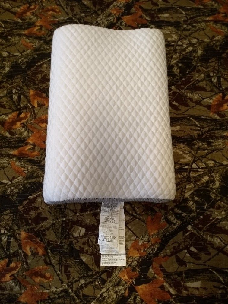 Therapedic TruCool Memory Foam Contour Pillow for Sale in West