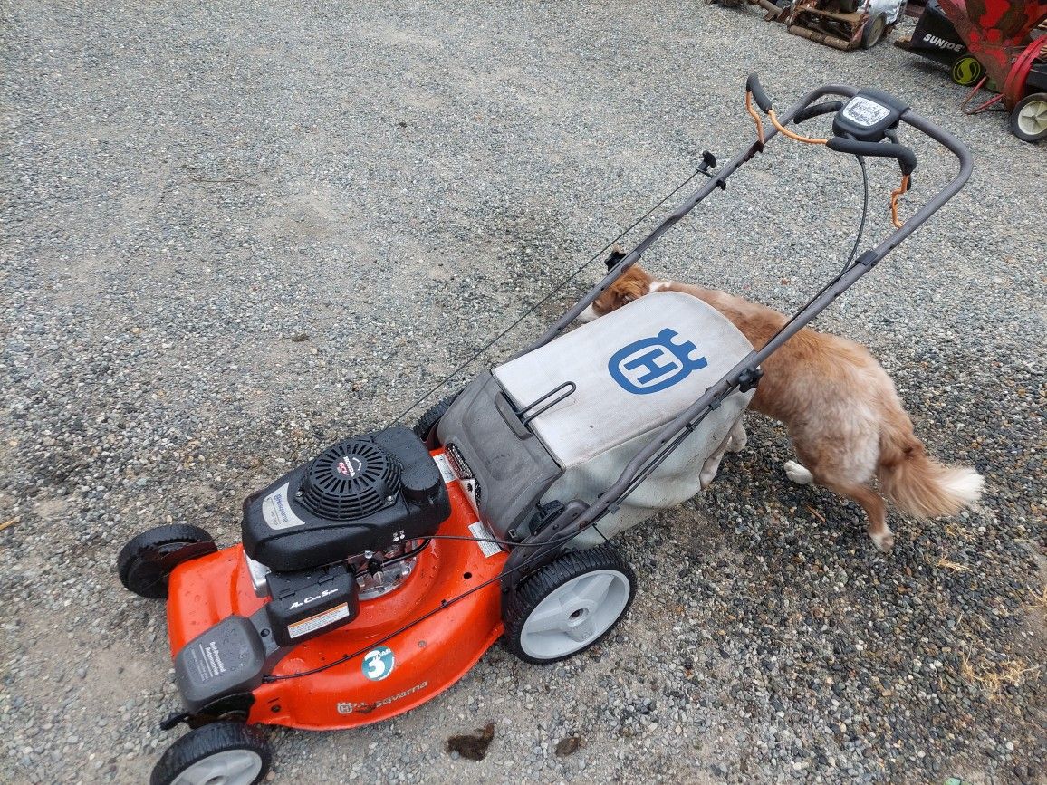 22"Husqvarna HU 700F Self-propelled Lawn Mower FWD