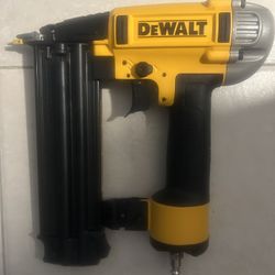 DEWALT 18-Gauge Brad Nailer – Precision Meets Power