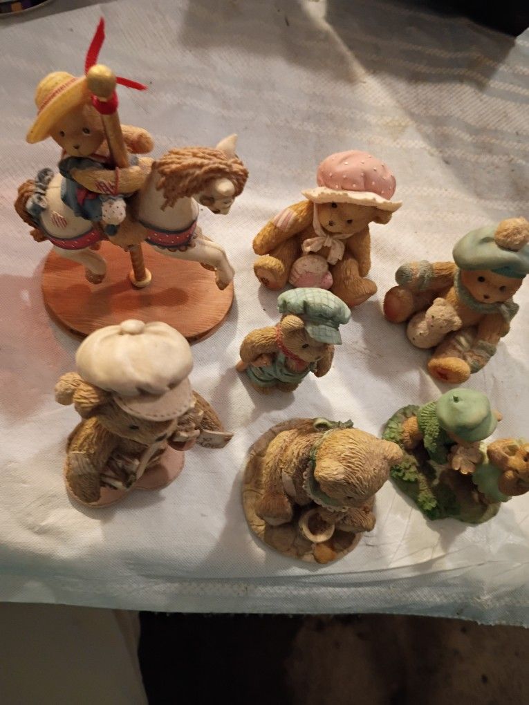 Collection Of Cherished Teddies 
