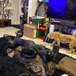 Coffee table no glass good quality leopard