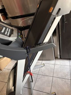 Fitness SF-T7515 Smart Treadmill with Auto Incline