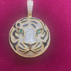 925 Sterling Silver Tiger Head With Czs