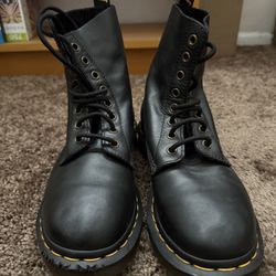 Doc Martens, L7