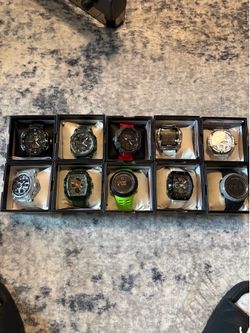 Lot of 10 Men’s Invicta Watches with Silicone Bands