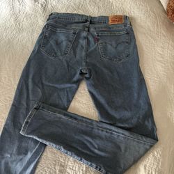 Womans Levi’s Skinny 711 
