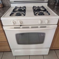Maytag 4 Burner Stove & Oven 