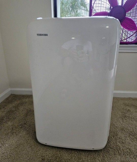 8000 BTU Toshiba Portable Air Conditioner