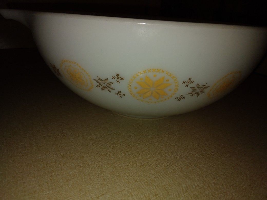 Vintage Pyrex Town And Country Cinderella Bowl 404