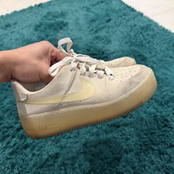 Nike airforce 1’s (platform gum bottoms / suede) 6.5wmns 