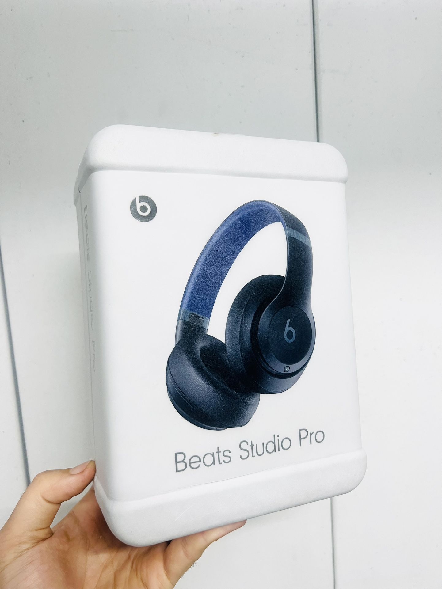 Beats Studio Pro - Wireless Bluetooth Noise Cancelling Headphones - Personalized Spatial Audio, USB-C Lossless Audio, Apple & Android Compatibility, U