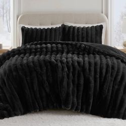 Black Fur 3 Piece Bedding Set -Vince Camuto 