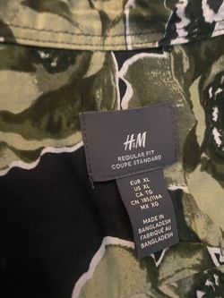 H&M Regular Fit Camo Shirt Size XL
