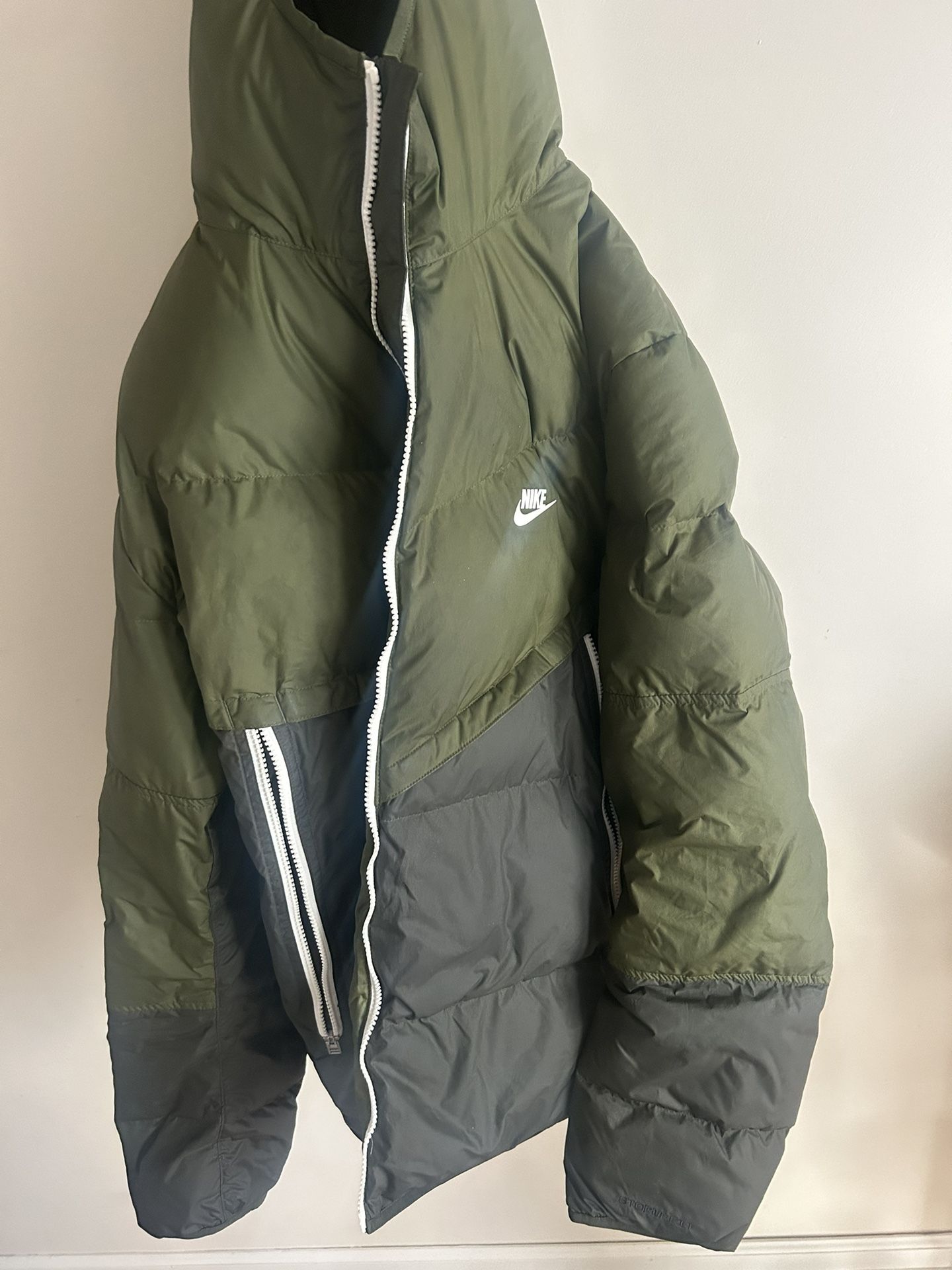 Nike Puffer Coat Size XL