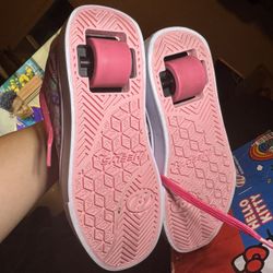 Hello Kitty Heelys Size 1 