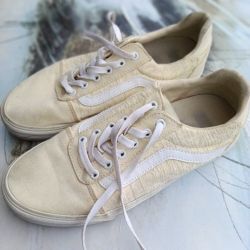 Women's vans off the wall, size 9.5