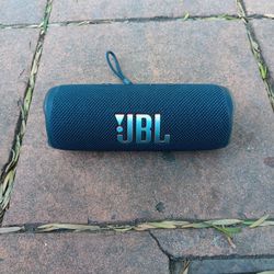 JBL FLIP 6.   NAVY BLUE 