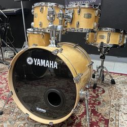 Yamaha Stage Custom 5pc Drum Set