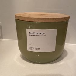 Free eucalyptus Candle