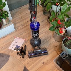 Dyson Light Ball Vacuum Cleaner