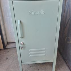 Single Door   End Table 2 Tier  Narrow Side Table  With Keys.  READ DESCRIPTION 