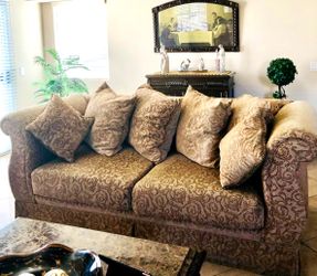 Large, Elegant 2-Piece Sofa and Loveseat Set