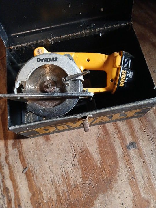Battery Operated Skill Saw