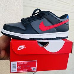 Nike Dunks Size 6.5y $70 Pick Up New 