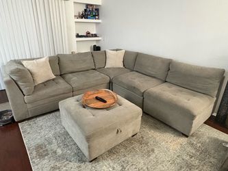 Thomasville modular sectional couch with ottoman