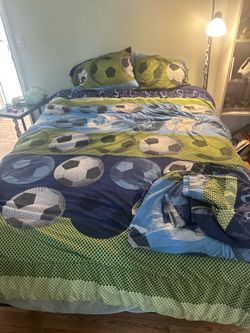 Soccer Queen bed in a bag