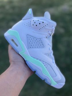 Jordan 6 "Mint Foam" Size: 7.5w