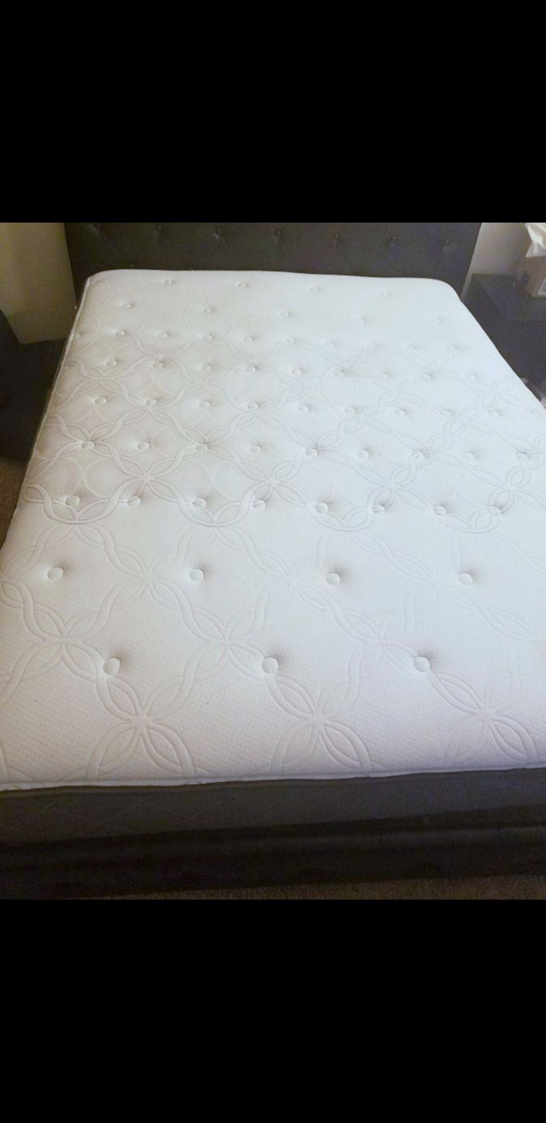 Excellent Queen Sealy Posturepedic Mattress with Boxspring and Metal Bed Frame