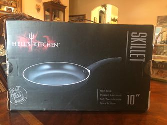 Hell's Kitchen pan set of 3, stock pot 6 qt, skillet 8 and 10 inch