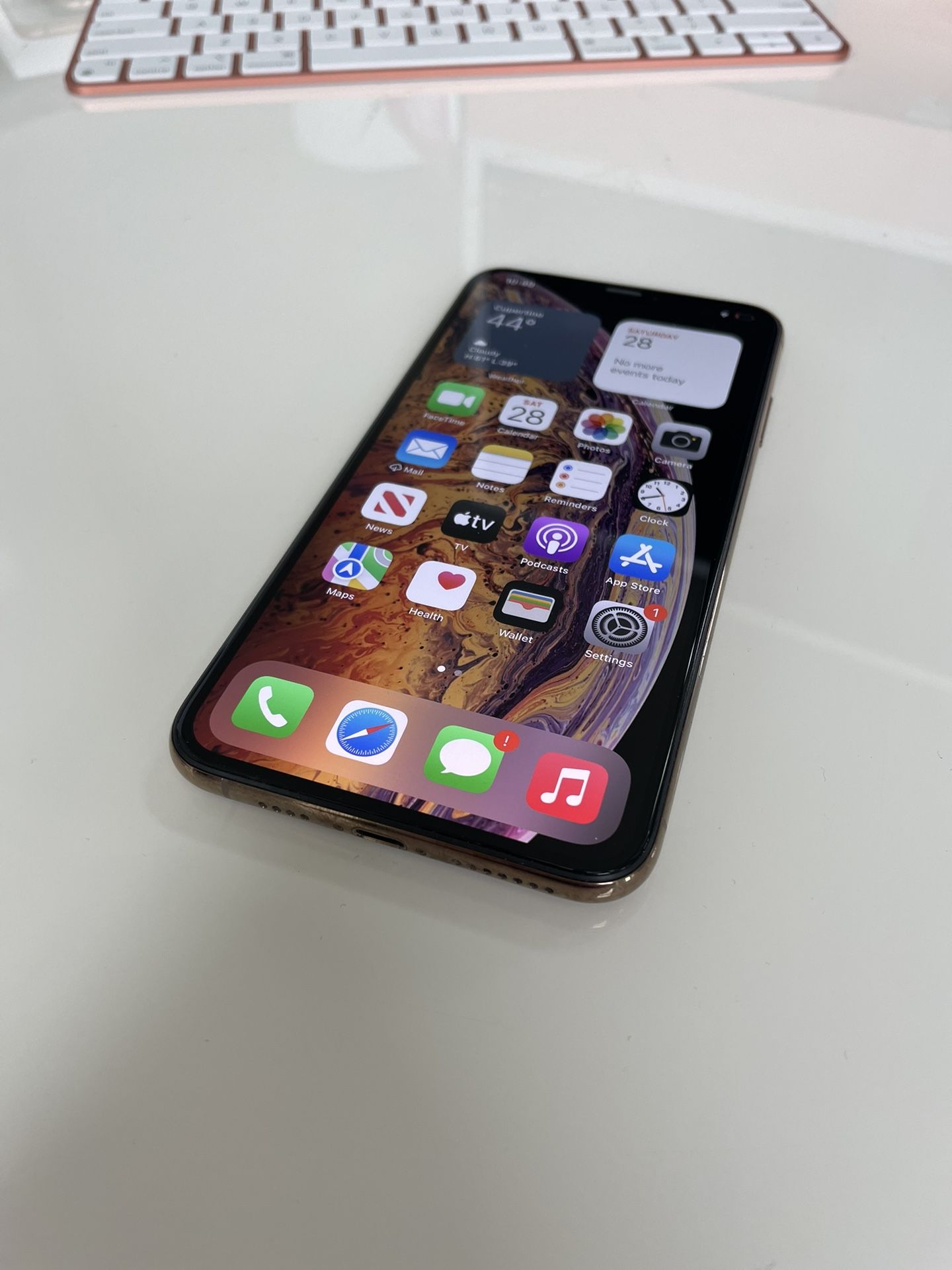 iPhone XS Max 64GB Unlocked For Any Carrier