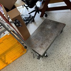 Free Hydraulic Lift Table (moving Help Needed)