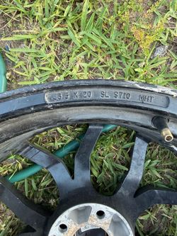 20-inch rims in good condition (j8.5x20. SL. 710)
