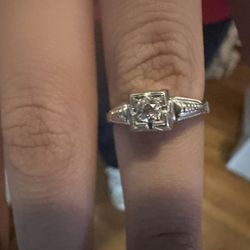  White  Gold  Ring  With Diamond, Beautiful Ring 2.1 Grams 