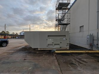 2009 Baldor 215 KW natural gas generator