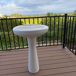 Vortens Pedestal Sink - 30$
