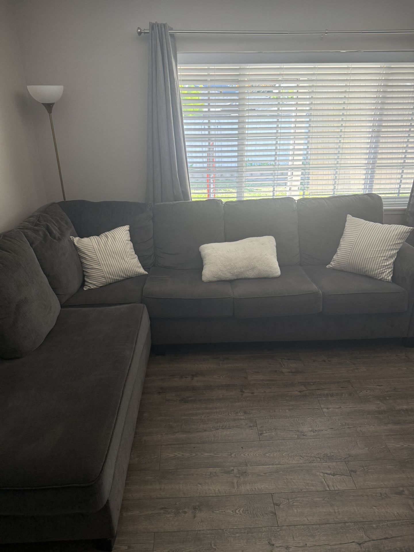 Dark Grey Sectional Sofá 