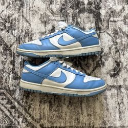 Nike dunk low “UNC 2021” Size 9.5